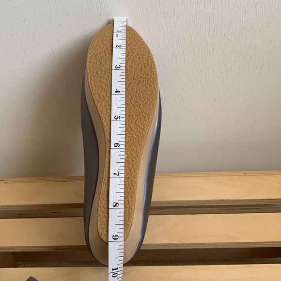 Sydney Brown Clog in Matte Iridescent size 37 EU / 7 US - Picture 4 of 8